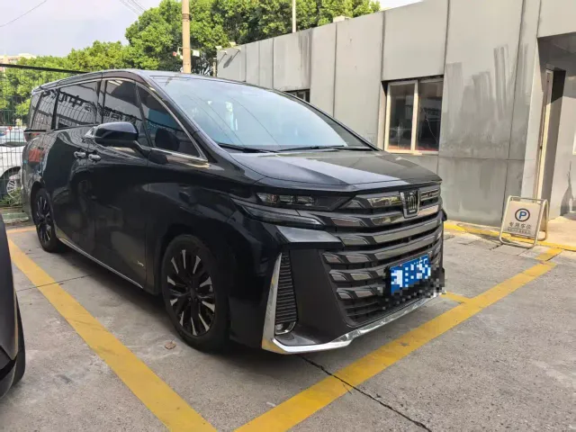 Toyota Vellfire — Фото автомобиля 3