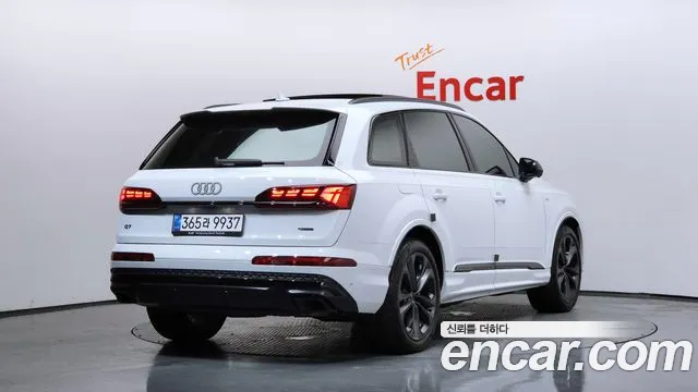 Audi Q7 — Фото автомобиля 2