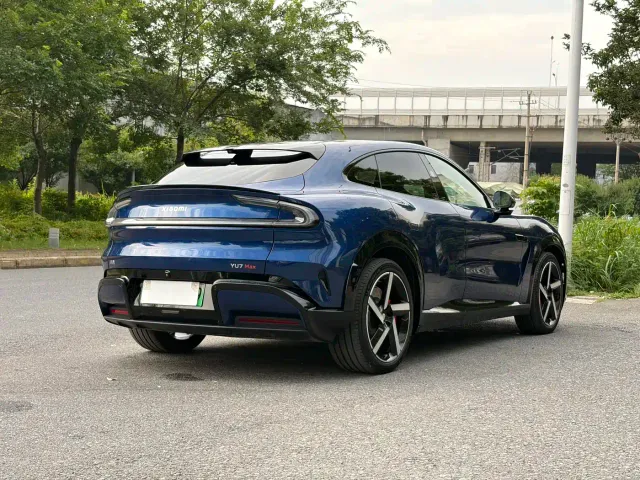 Xiaomi YU7 — Фото автомобиля 12