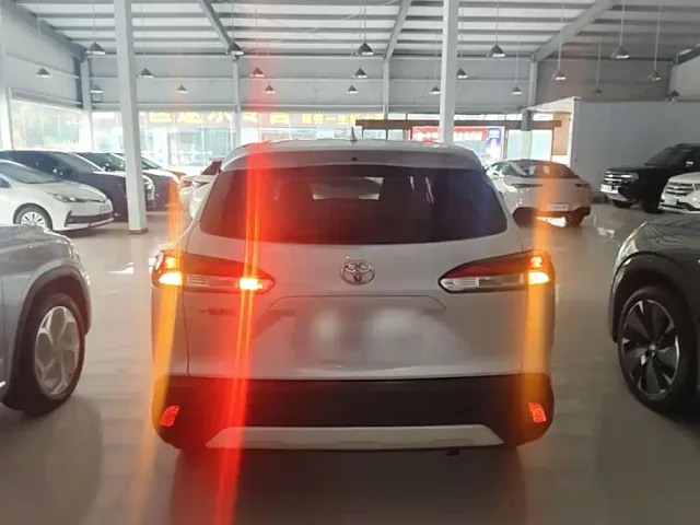 Toyota Corolla Cross — Фото автомобиля 5