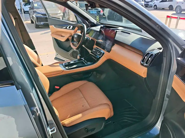 Geely Boyue L — Фото автомобиля 12