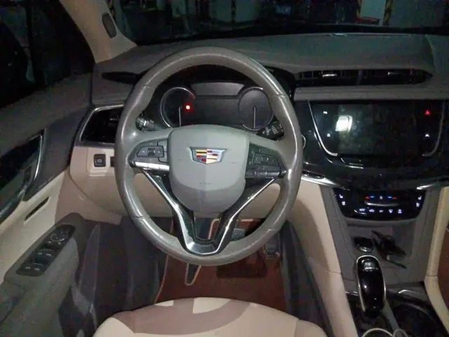 Cadillac XT6 — Фото автомобиля 2