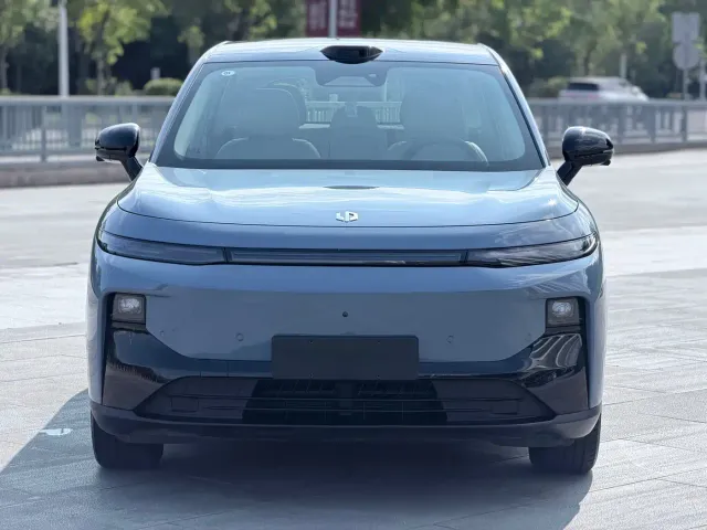 Leapmotor B10 — Фото автомобиля 2