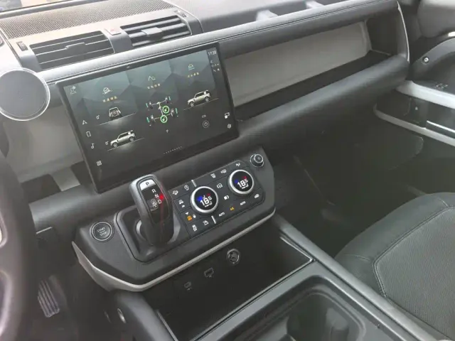 Land Rover Defender — Фото автомобиля 8