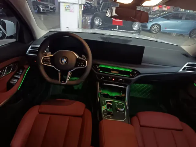 BMW 3 Series — Фото автомобиля 7