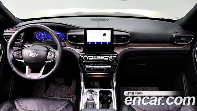 Ford Explorer — Фото автомобиля 14