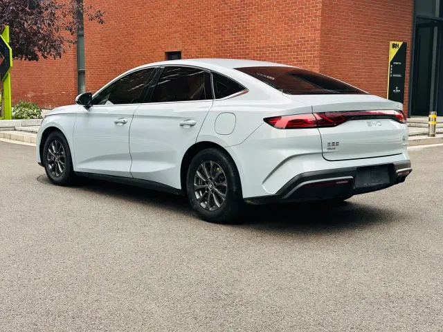BYD Qin L — Фото автомобиля 7