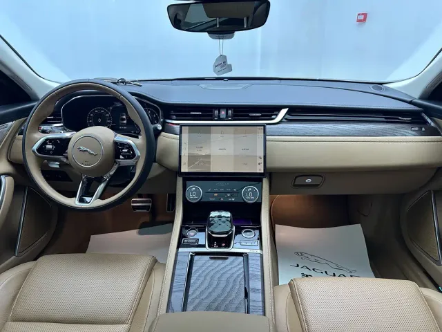 Jaguar XFL — Фото автомобиля 15