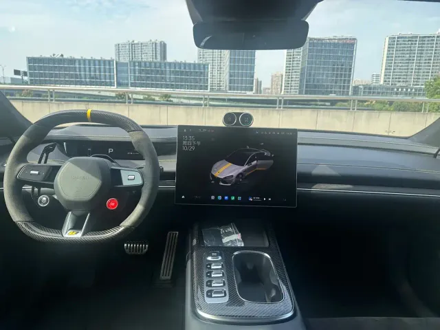 Xiaomi SU7 Ultra — Фото автомобиля 13