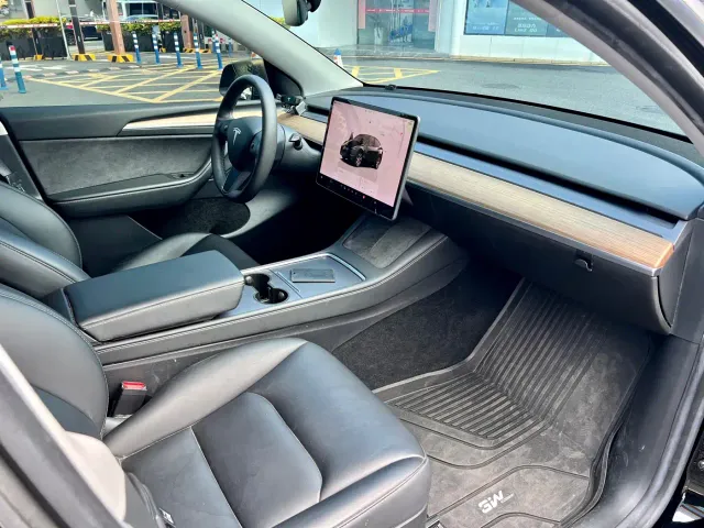 Tesla Model Y — Фото автомобиля 6