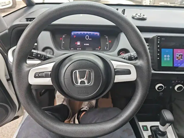 Honda Fit — Фото автомобиля 10