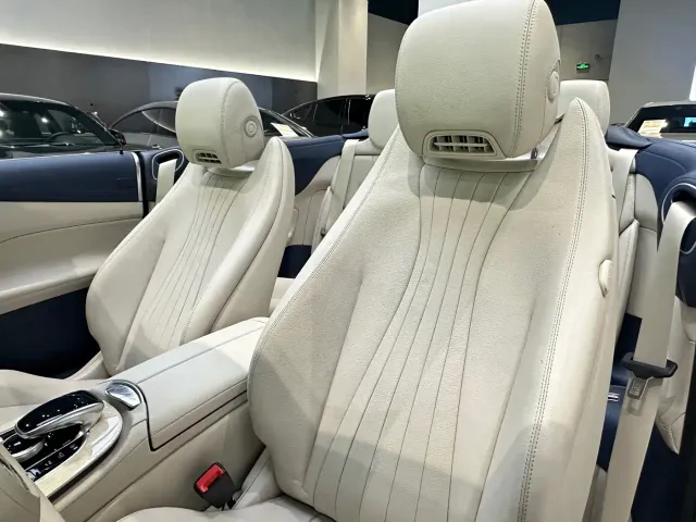 Mercedes-Benz E-Class — Фото автомобиля 3