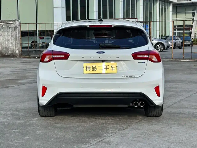 Ford Focus — Фото автомобиля 6