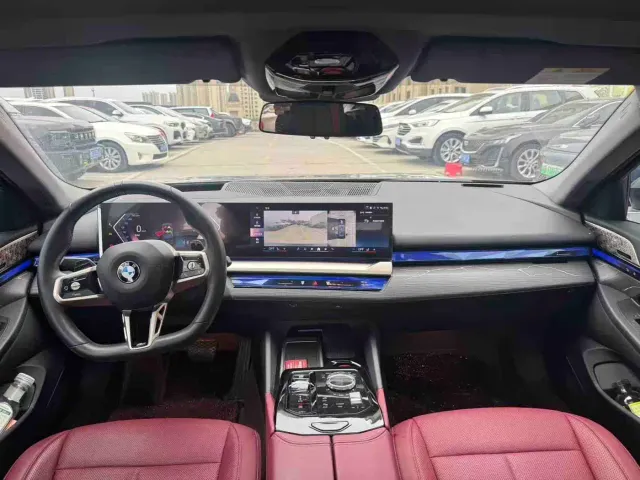 BMW 5 Series — Фото автомобиля 8