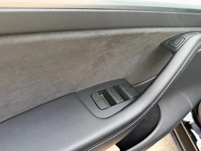 Tesla Model Y — Фото автомобиля 6