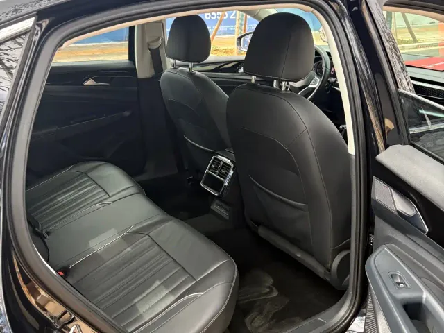 Volkswagen Passat — Фото автомобиля 9