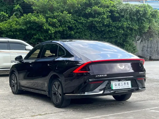 Wuling Starlight — Фото автомобиля 9