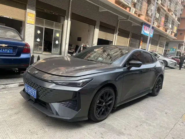 Фотография автомобиля — Changan UNI-V