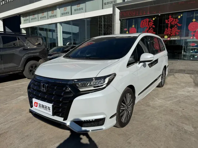 Honda Elysion — Фото автомобиля 12