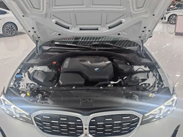 BMW 3 Series — Фото автомобиля 13