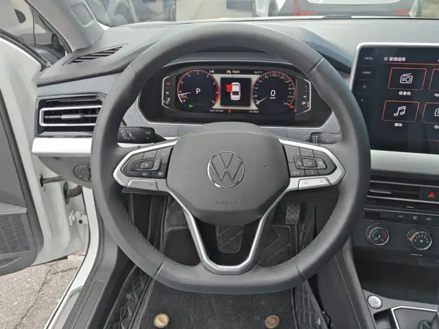 Volkswagen Lavida — Фото автомобиля 15