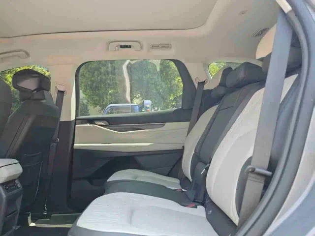 Ford Edge — Фото автомобиля 7