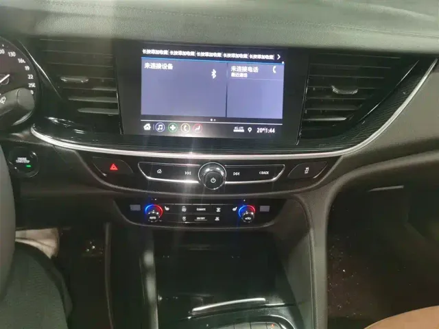 Buick Regal — Фото автомобиля 12
