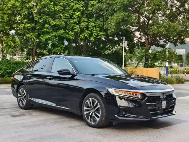 Honda Accord — Фото автомобиля 3
