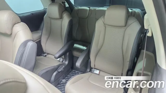 Kia Carnival Generation 4 — Фото автомобиля 19