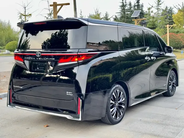 Toyota Vellfire — Фото автомобиля 13