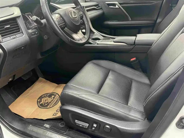 Lexus RX — Фото автомобиля 8