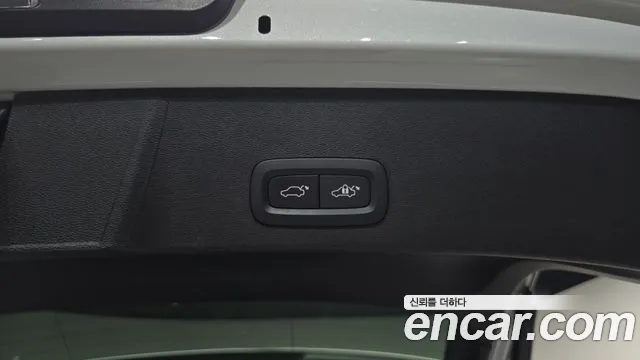 Вольво XC40 B4 Ultimate Bright — Фото автомобиля 19