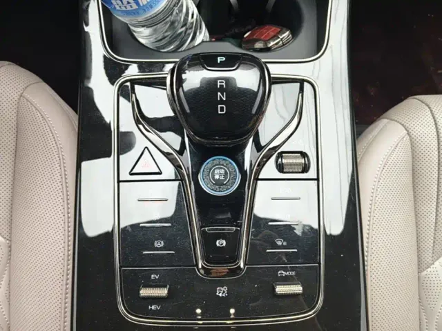 BYD Han — Фото автомобиля 13