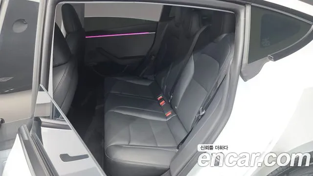 Tesla Model 3 — Фото автомобиля 16