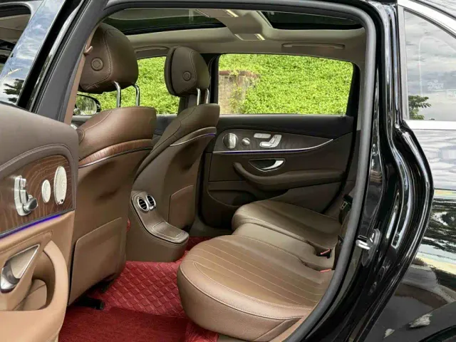 Mercedes-Benz E-Class — Фото автомобиля 11
