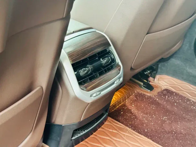 BMW 7 Series — Фото автомобиля 16