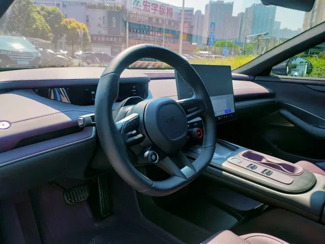 Xiaomi SU7 — Фото автомобиля 17