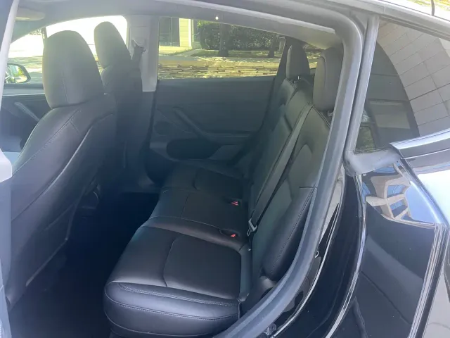 Tesla Model Y — Фото автомобиля 9