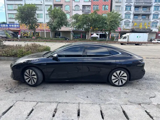 Geely Galaxy E8 — Фото автомобиля 3