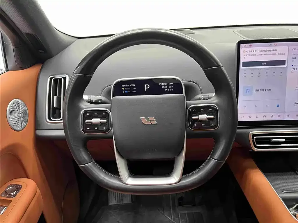 Li Auto Li L8 2023 Pro — Фото автомобиля 8
