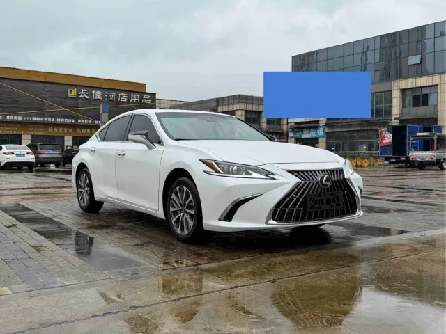 Lexus ES — Фото автомобиля 3