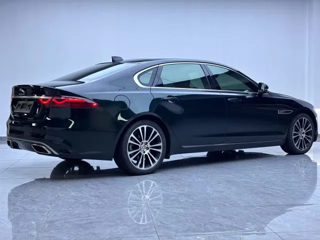 Jaguar XFL — Фото автомобиля 10