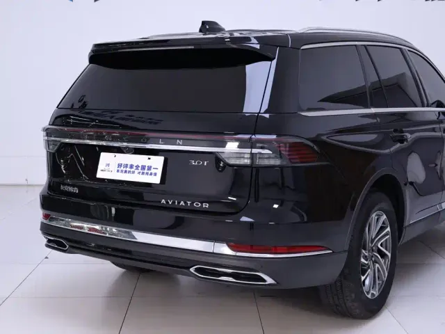 Lincoln Aviator — Фото автомобиля 8