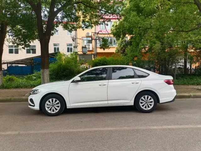 Volkswagen Lavida — Фото автомобиля 7