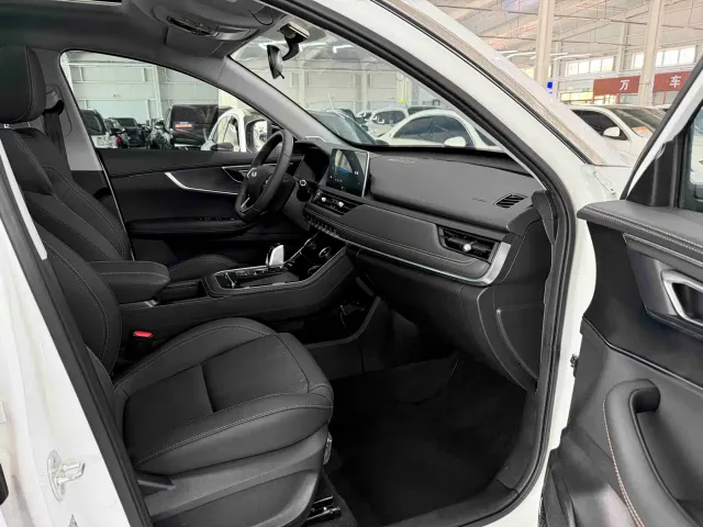 Chery Tiggo 8 — Фото автомобиля 18