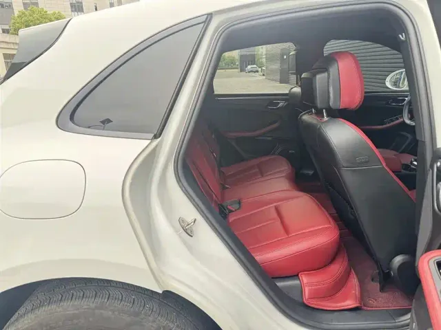 Porsche Macan — Фото автомобиля 21