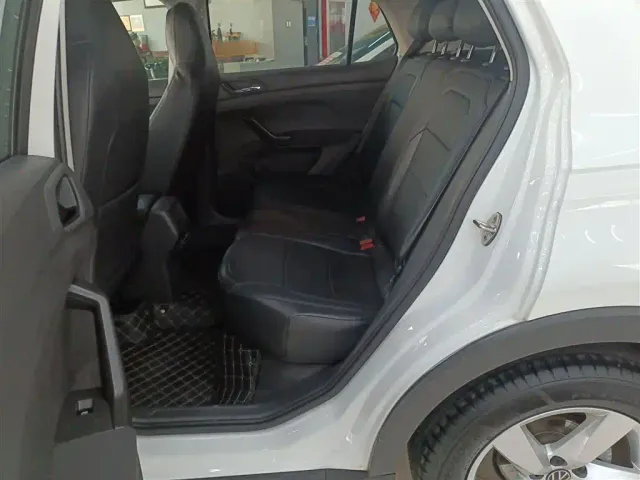 Volkswagen T-Cross — Фото автомобиля 12
