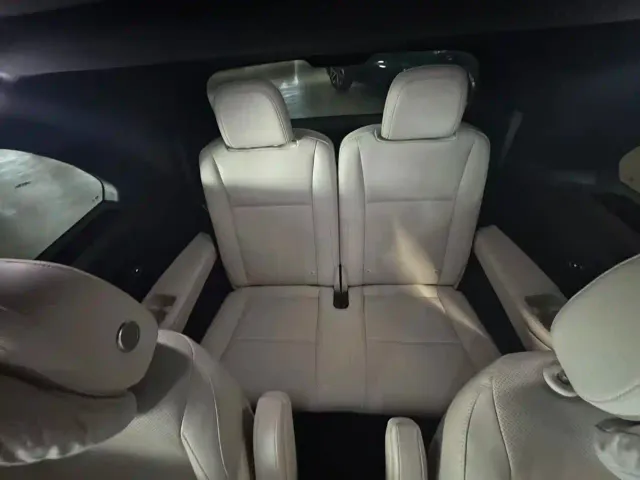 Li Auto L8 — Фото автомобиля 8