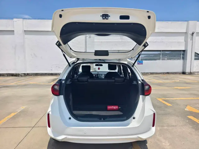 Honda Fit — Фото автомобиля 14