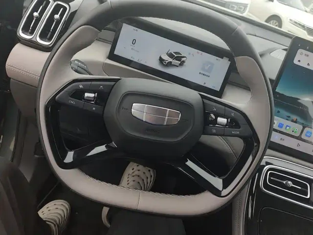 Geely Boyue L — Фото автомобиля 15